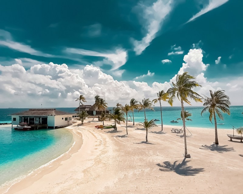 Living In Tropical Climate 10 Years Rule: For Tourism, Traveling, And Happiness